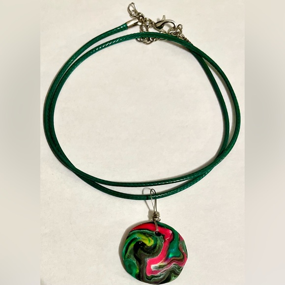 Reversible Handcrafted Clay Pendant Necklace Green Pink - Picture 2 of 8